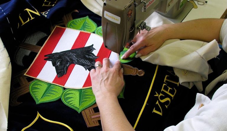 how-we-make-embroidered-flags-7-1